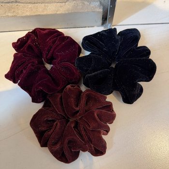 Elegant and Sparkling Velvet Scrunchie for Women, Retro Versatile Hair Tie