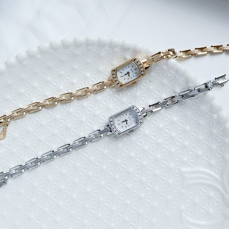 Retro Carved Square Diamond High-End Versatile Gift Bracelet Women's Watch