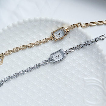 Retro Carved Square Diamond High-End Versatile Gift Bracelet Women's Watch