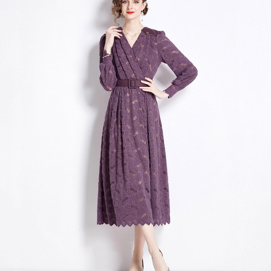 French Elegant V Neck Long Sleeve Velvet Lace Dress High End Slim Fit Flattering Silhouette Autumn Occasion