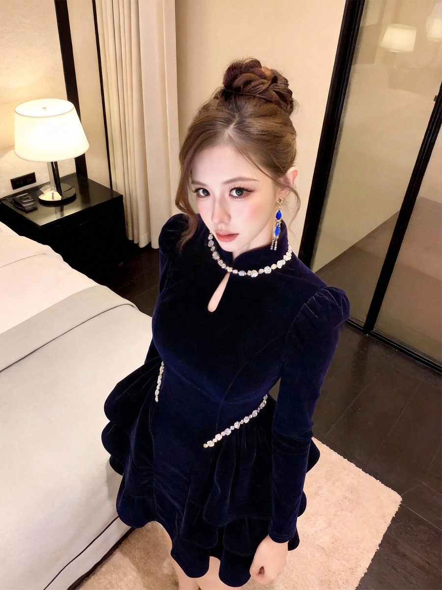 Đầm nhung cổ đứng chiết eo bèo nhún đính đá dáng xòe bồng nữ — Xanh tím than