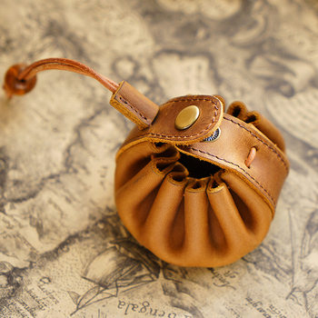 Cross-Border Factory Direct Sales Handmade First-Layer Cowhide Coin Purse Drawstring Coin Bag Men and Women Genuine Leather Small Wallet Students