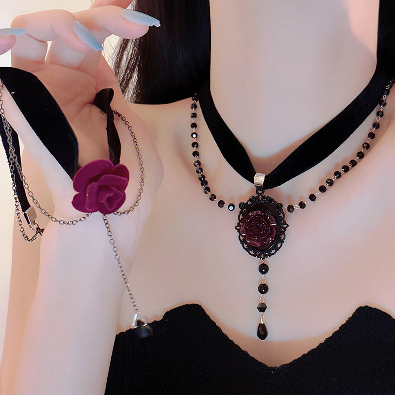Pure desire sexy French High sense wine red rose flower clavicle chain velvet collar neck strap strap necklace for women