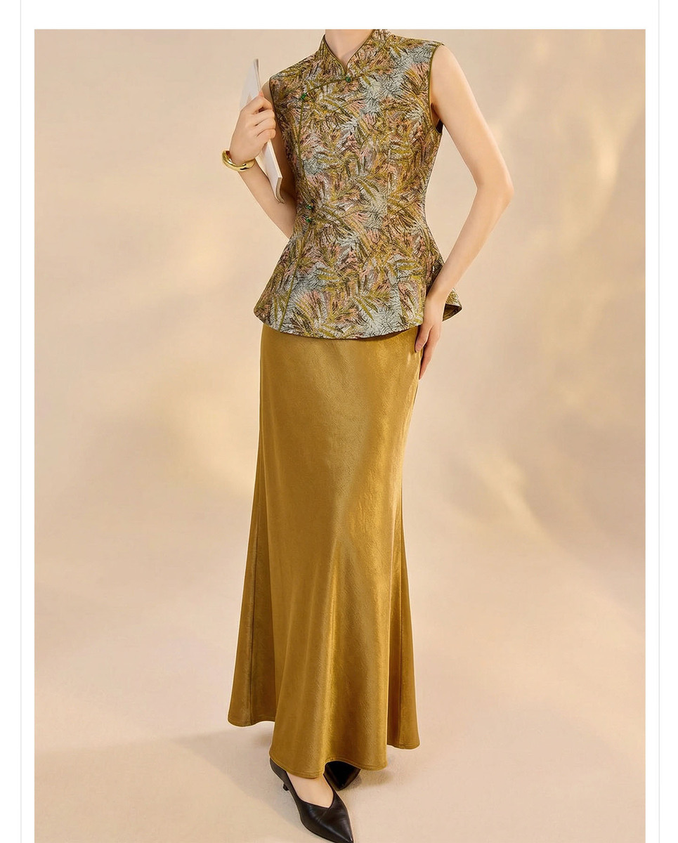 Bộ áo gile dệt jacquard cổ cao không tay kèm chân váy dài chữ A họa tiết hoa — Chân váy vàng hổ phách (giao hàng trong 7 ngày), Chân váy xanh lá trúc (giao hàng trong 7 ngày), Áo gile dệt jacquard (giao hàng trong 7 ngày), Áo gile dệt jacquard (giao hàng trong ngày)