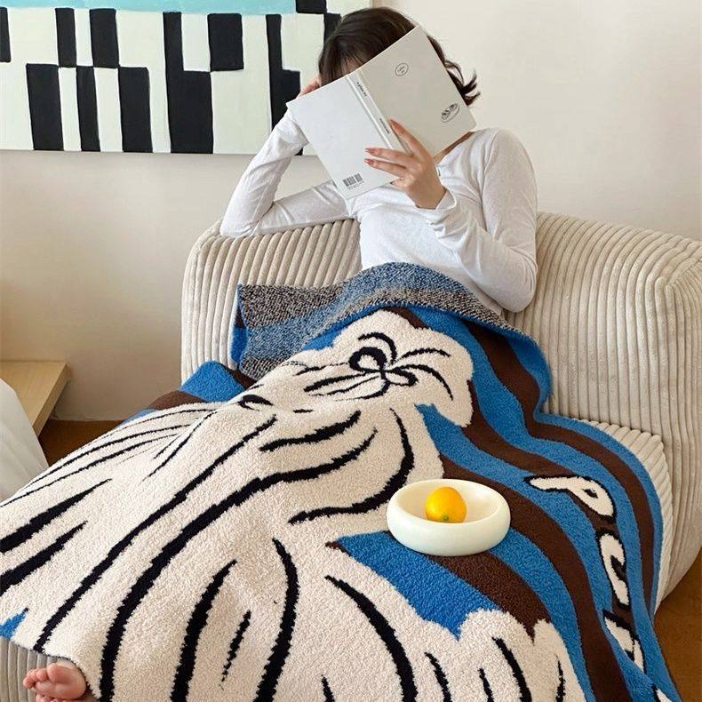 F8H American-Style Blue Striped Multifunctional Knitted Half Blanket, Nap Blanket, Thickened Blanket for Bed