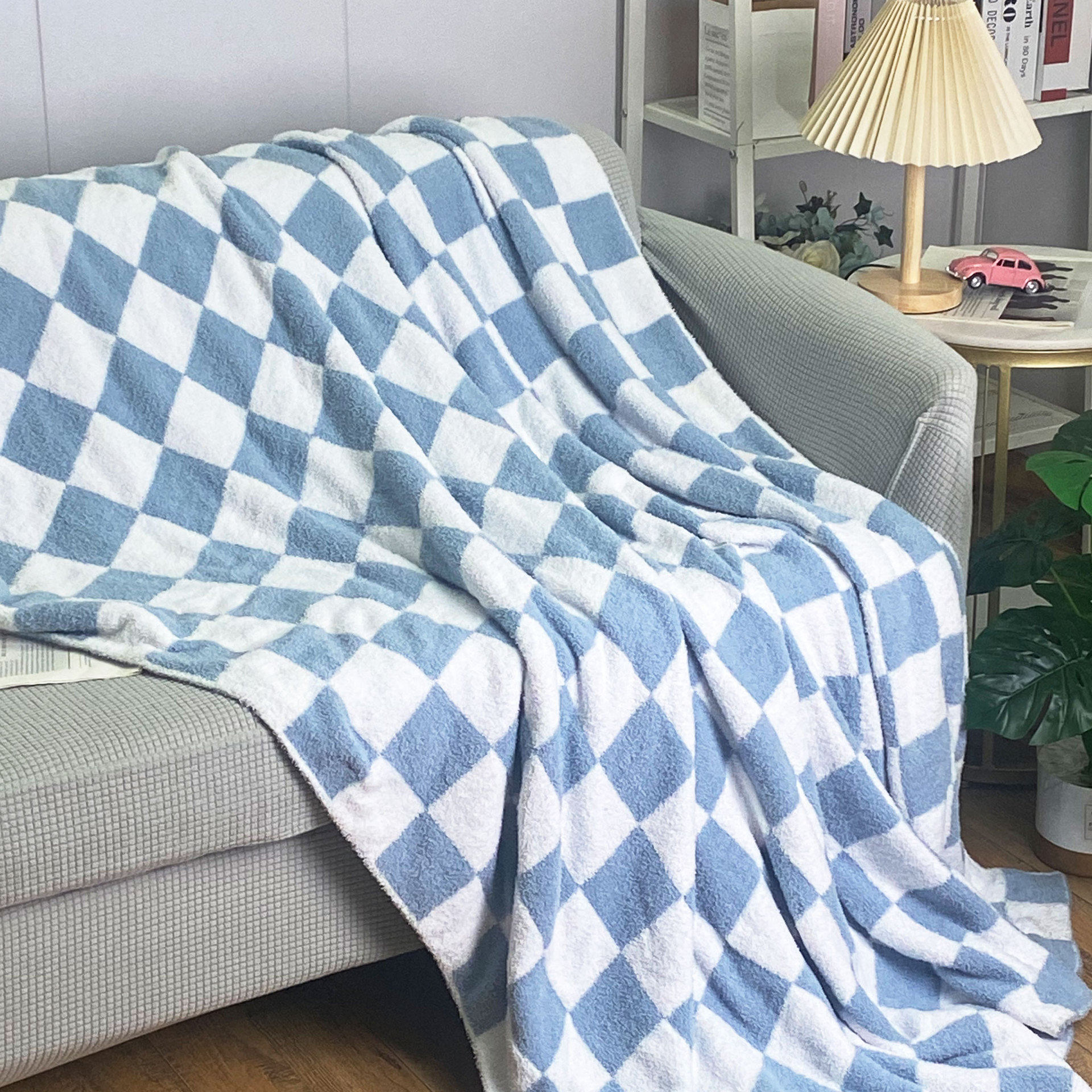 Texture Small Fresh Plaid Half Velvet Nap Blanket Advanced Contrast Color Bedroom Bed Nap Fluffy Knitted Blanket