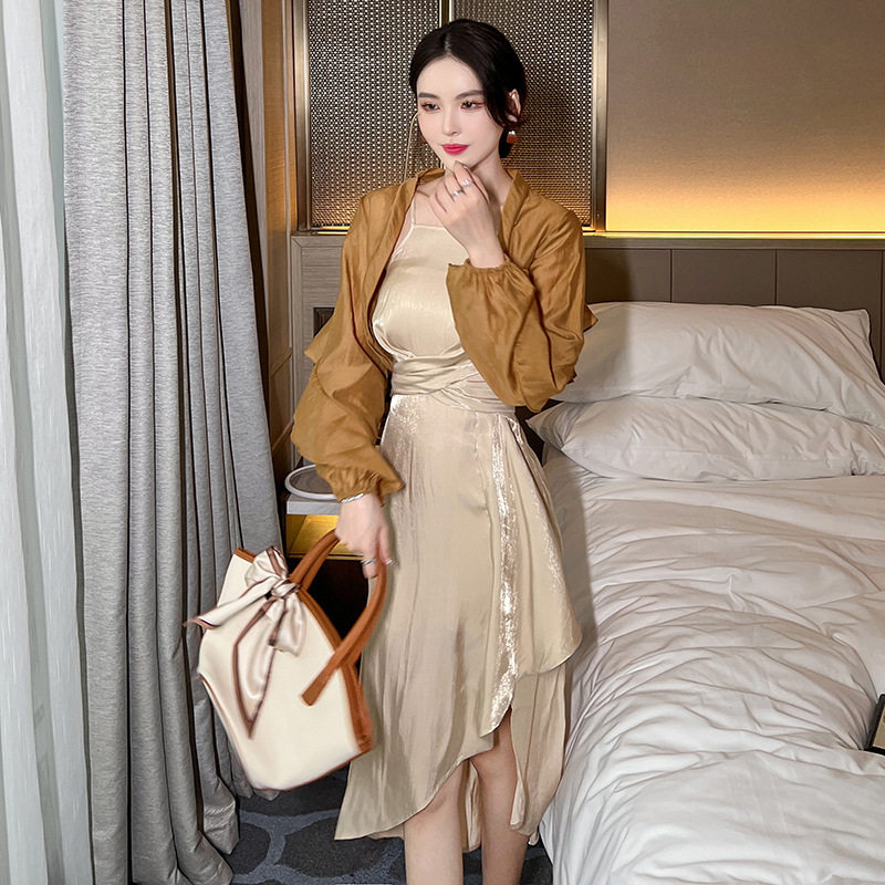 Áo khoác cardigan nữ ngắn tay mỏng nhẹ chống nắng du lịch phong cách phương Tây — [Đen], [Trắng], [Kaki]