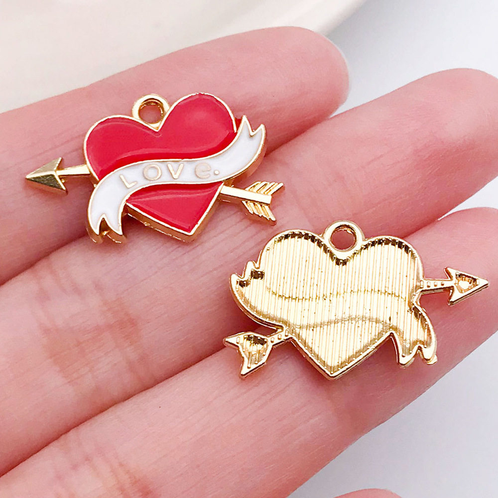 混50个红粉爱心桃心饰品配件 diy手链钥匙扣项链吊坠合金滴油挂件