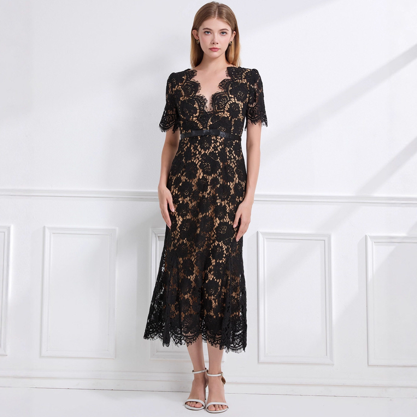 Elegant Lace V Neck Dress French Style Fitted Waist Mermaid Hem Autumn Evening Gown for Women Wholesale Available