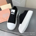 Black single shoes