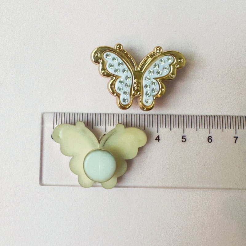 Cross-Border Clogs Shoe Flower Personalized DIY Decoration Cartoon Cute Chain Butterfly Diamond Flower Accessories Detachable Shoe Buckle