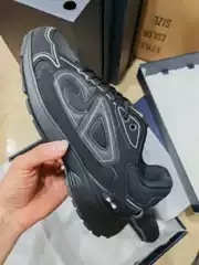 Dior Sneakers B30