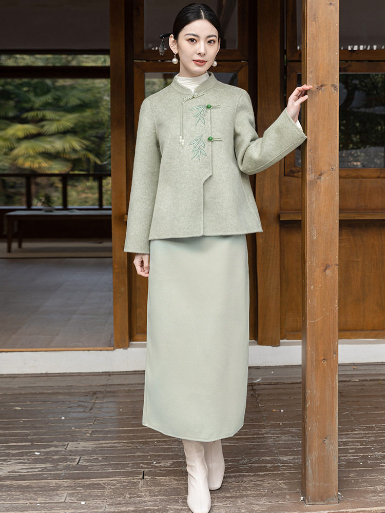 Set &Aacute;o Kho&aacute;c Quần Ch&acirc;n V&aacute;y D&aacute;ng &Ocirc;m Cổ T&agrave;u Tay Loe Khuy C&agrave;i T&acirc;n Cổ Điển M&agrave;u Xanh Bạc H&agrave;