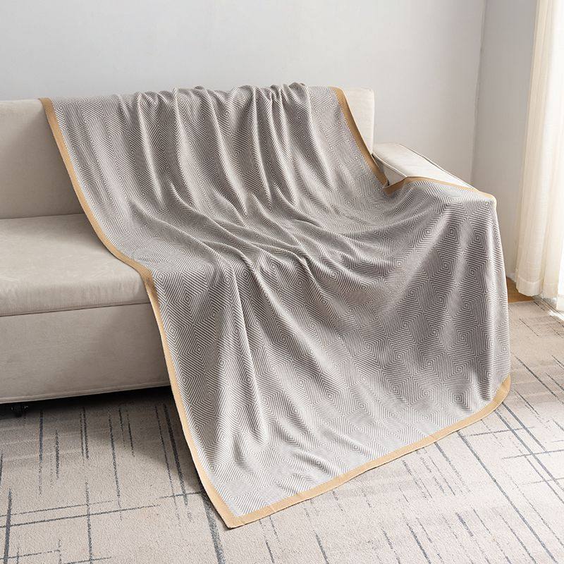 Scandinavian Style Accessible Luxury Acrylic Knitted Blanket Herringbone Pattern Casual Fashion Throw Blanket Aviation Blanket Skin-Friendly and Soft