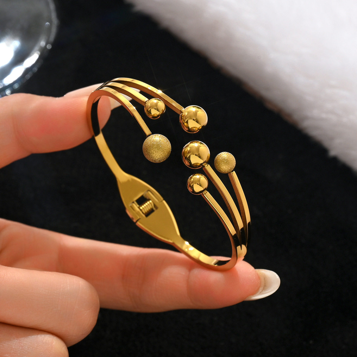 欧美热卖时尚不锈钢金色手镯不易褪色18K不锈钢首饰gold bangles