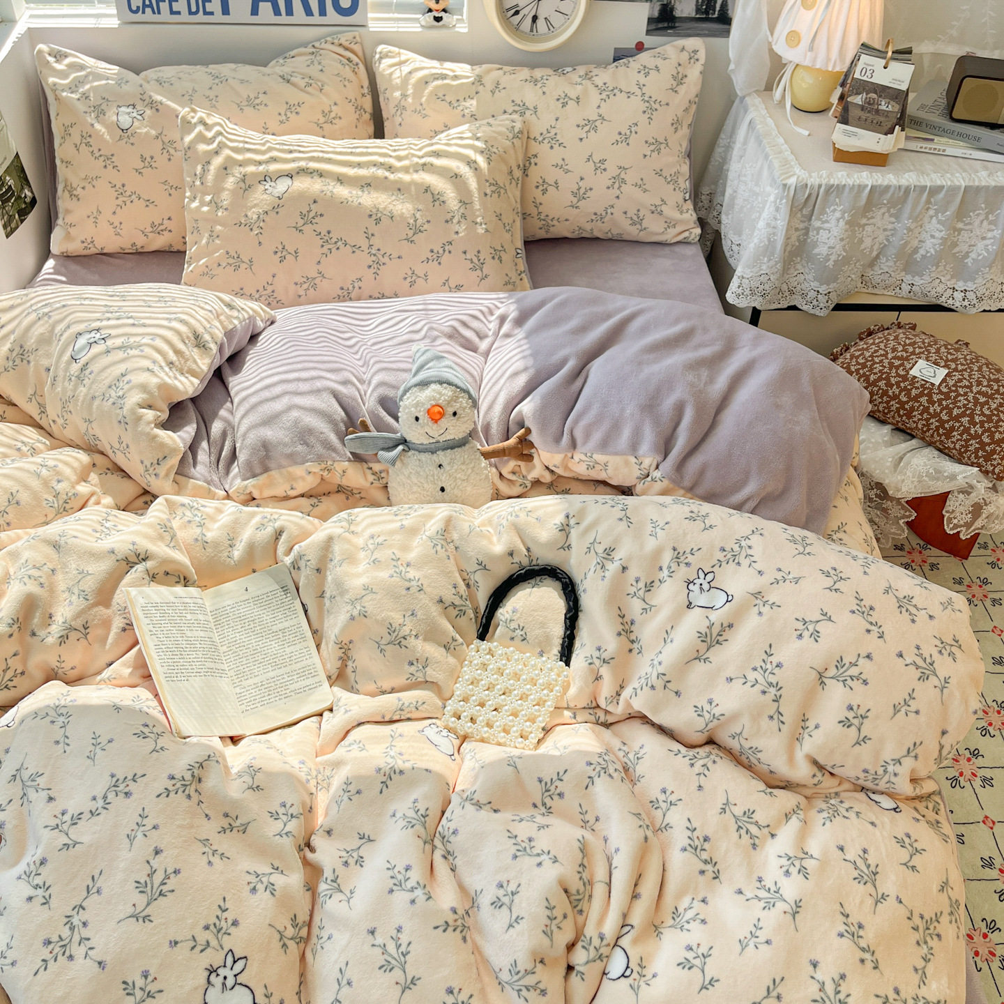 Fresh and Simple Winter Milk Velvet Four-Piece Set, Thickened and Warm Coral Fleece Bed Sheet, Duvet Cover, Fitted Sheet, Student Three-Piece Set