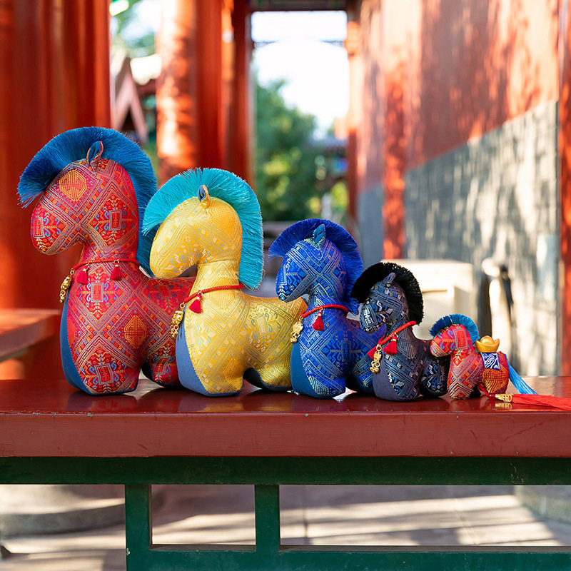 马年吉祥物毛绒玩具生肖马公仔民族风花布小马玩偶礼品布娃娃批发