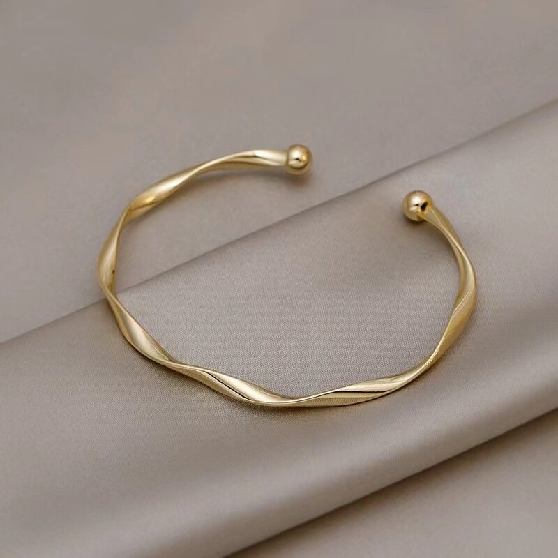 Amazon Explosions Jewelry Twist Simple Fashion Bracelet High Sense New Style Bracelet Instagram Style Women's Bracelet