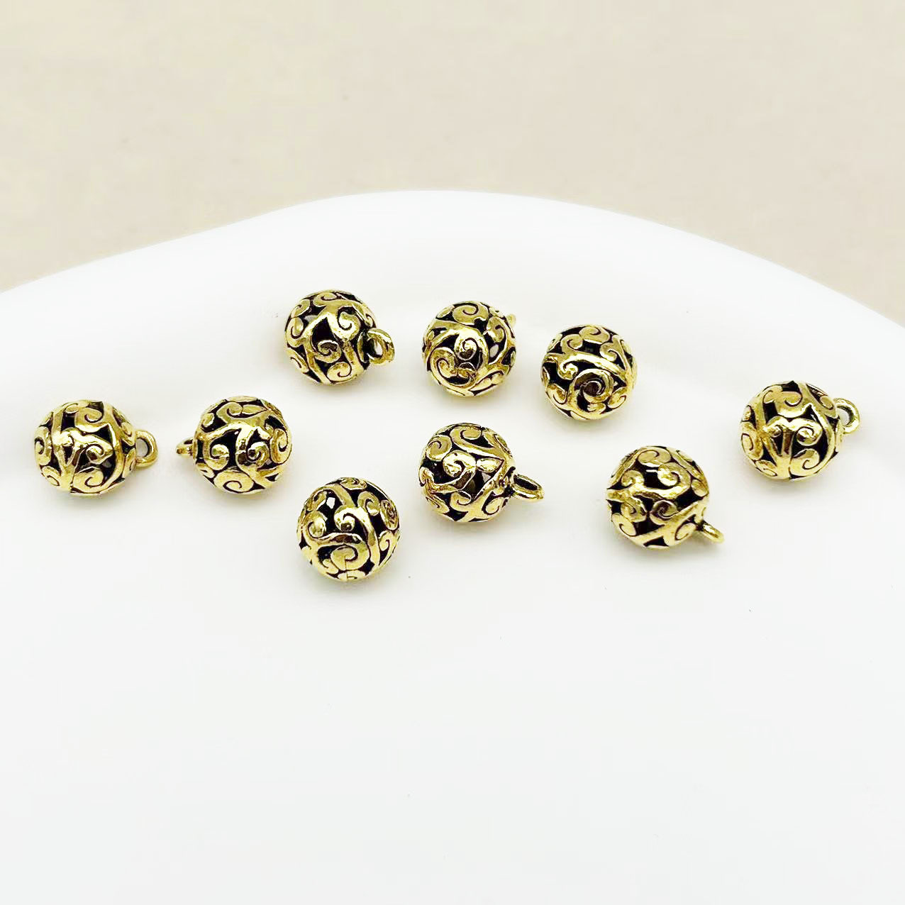 Hanfu pendant ancient style cheongsam button decoration vintage beads Xiangyun hollow spherical Chinese style cheongsam accessories