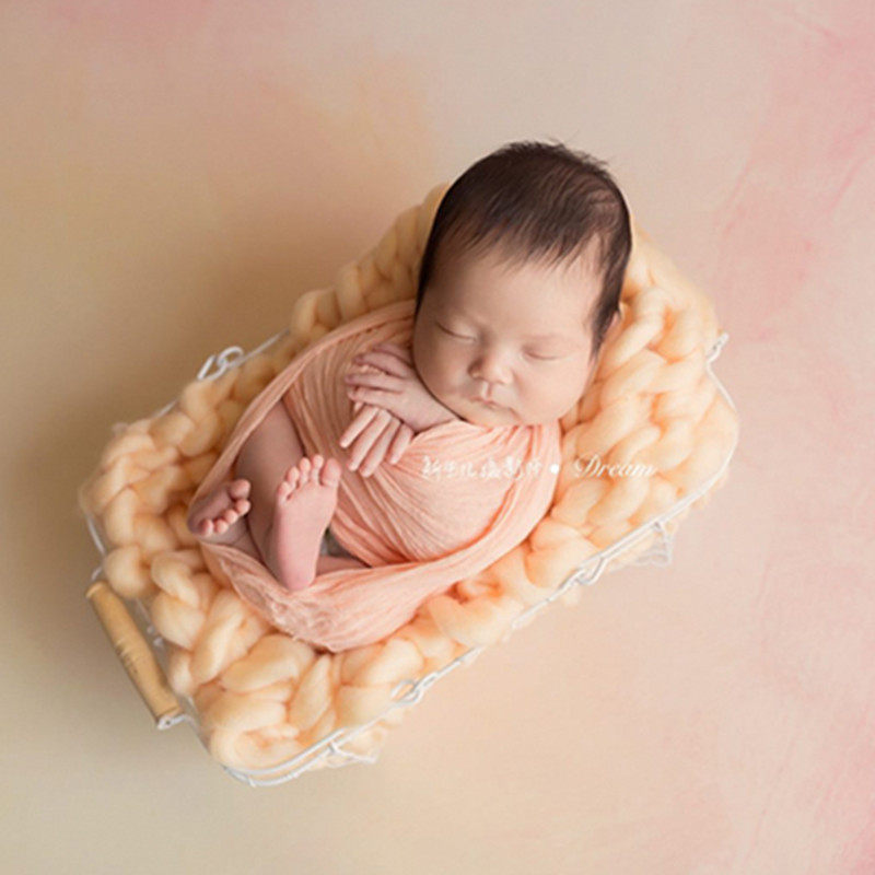 Newborn photography art woven blanket studio photography baby simple background blanket props