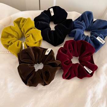 Vintage Autumn and Winter Velvet Scrunchie for Women, Ponytail Hair Tie, High-End Bun Hair Tie, 2026 New Style Elastic Band