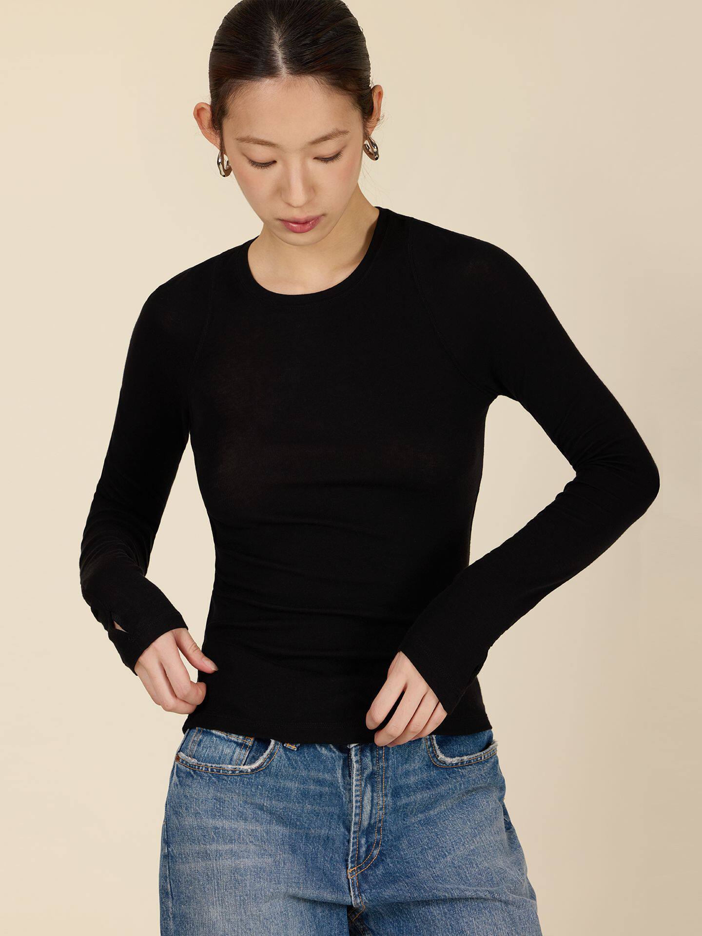 Autumn and Winter Tencel Wool Raglan Sleeve Bottoming Shirt for Women, Soft and Waxy, Skin-Friendly, Breathable and Slimming Look, Long-Sleeved Top