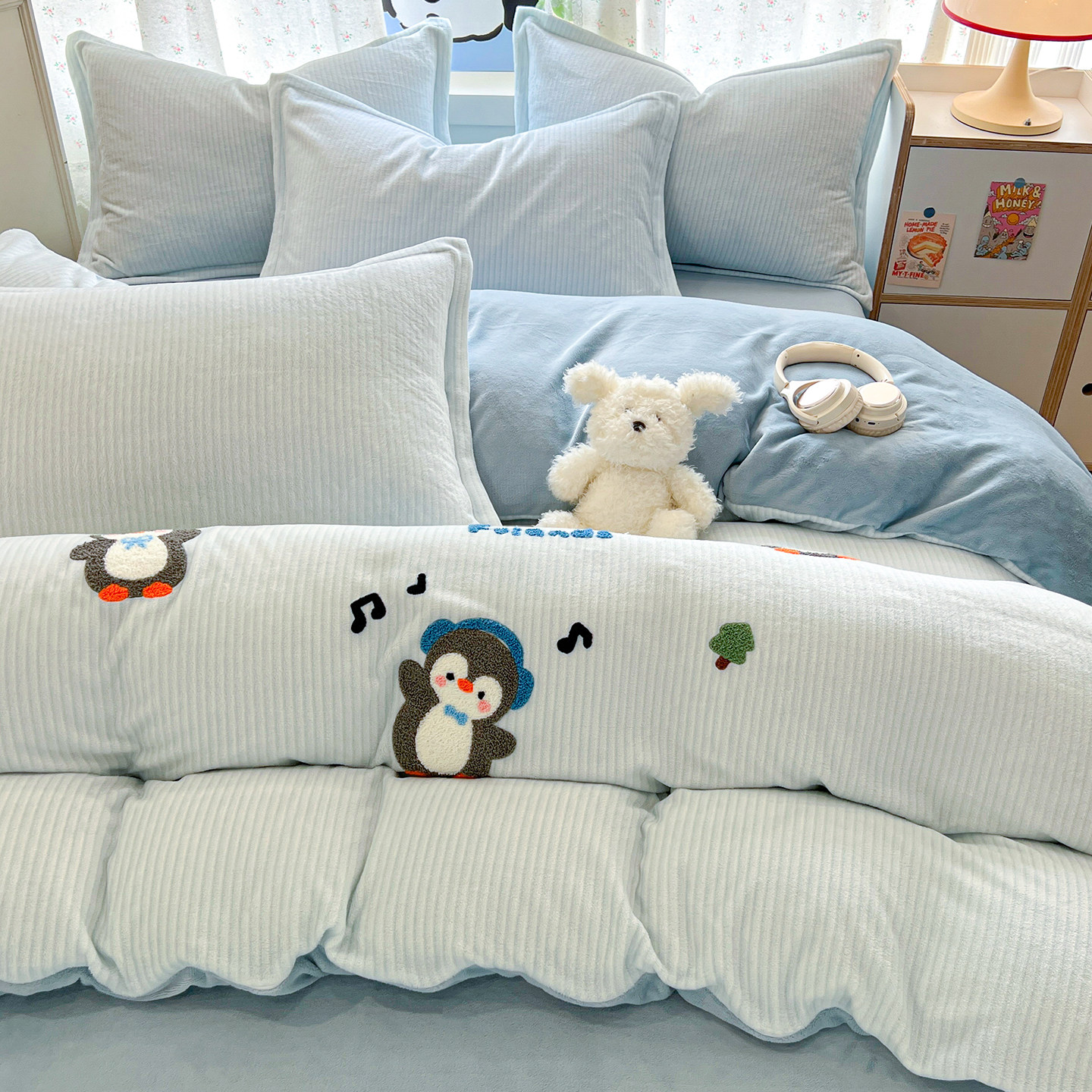 Ins Cute Kidsren's Milk Velvet Four-Piece Winter Thickeneded Warm Coral Velvet Quilt Cover Bed Sheetss Dormitory Three-Piece Set