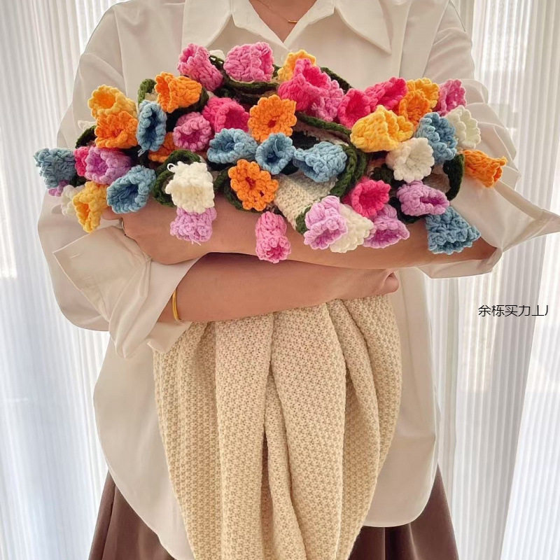 Lily of the Valley Blanket, Immortal Flower Nap Blanket, Pastoral Hand-Woven Lily of the Valley Blanket, Crocheted Bouquet Blanket, Finished Product