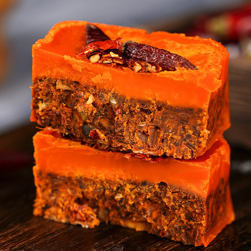 Chongqing Hot Pot Base Spicy Mushroom Soup Vine Pepper Three-Flavor Tomato Green Pepper Small Hot Pot Small Package for One Person