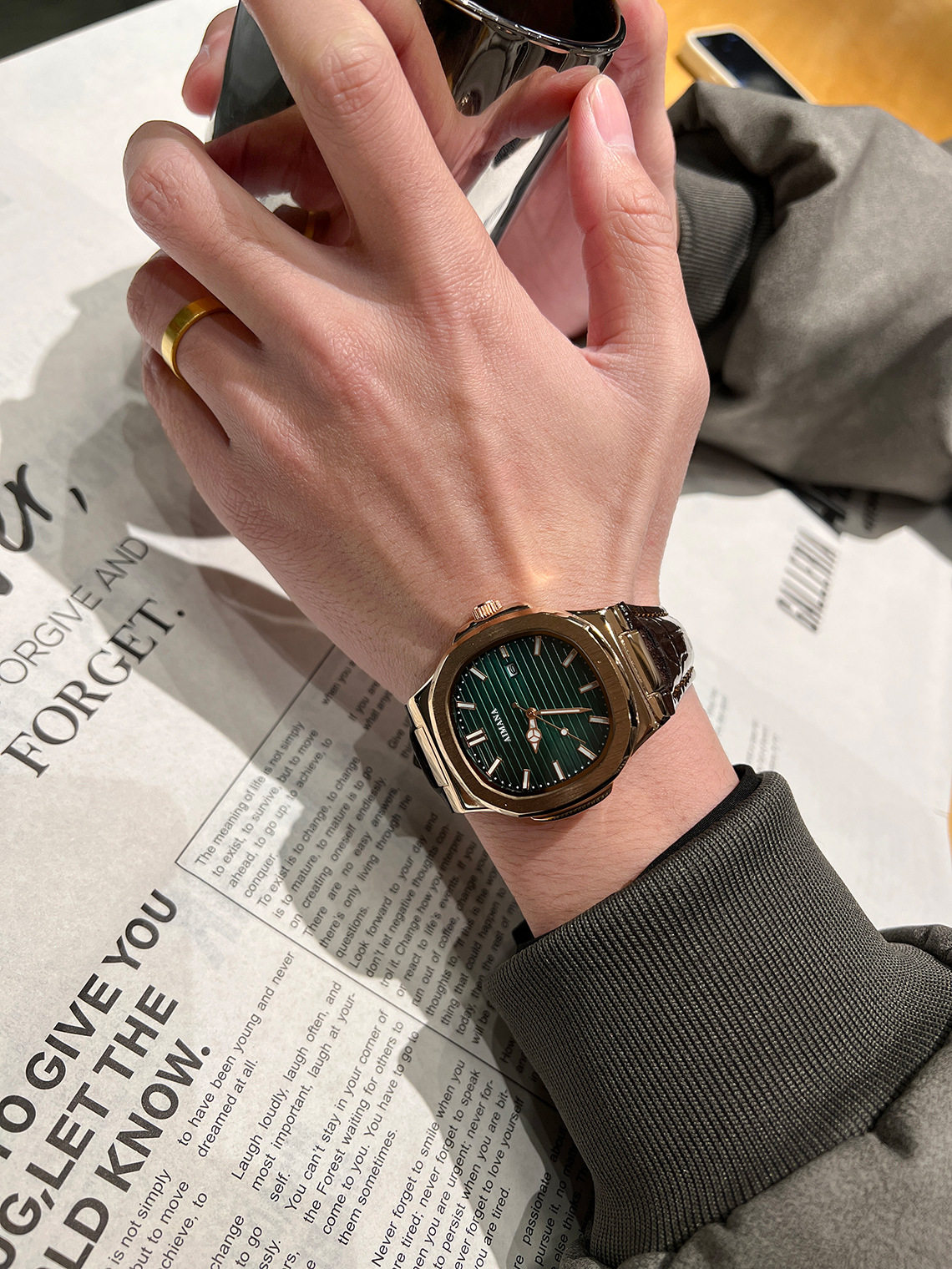 O1CN01WDPlRd1Z6v5BY6Jpr !!2219695973146 0 cib