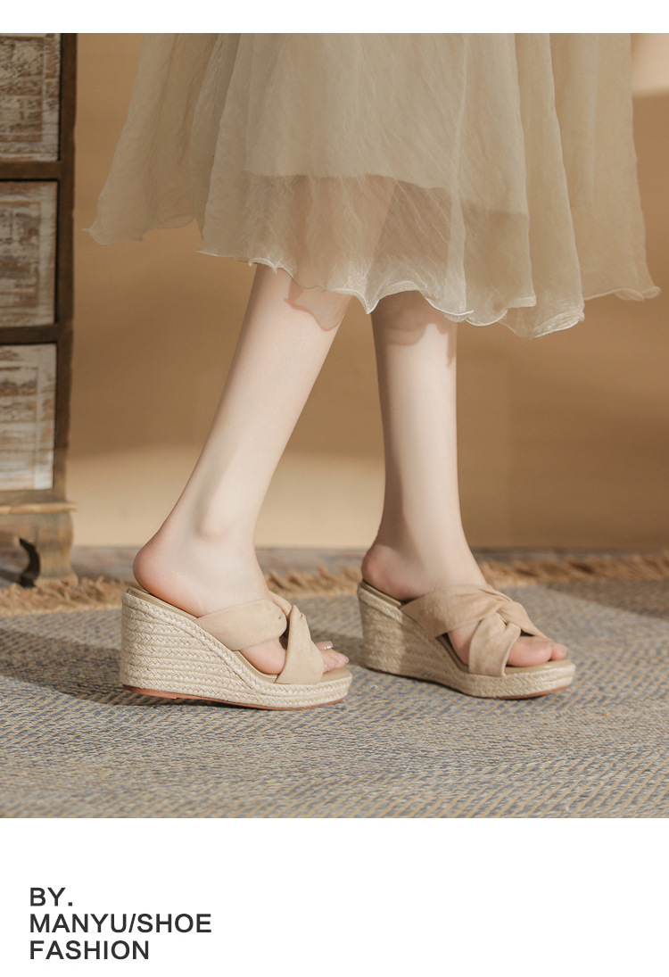 Dép sandal nữ quai ngang gót xuồng 9cm mũi hở đế mềm êm chân — Màu be, màu đen