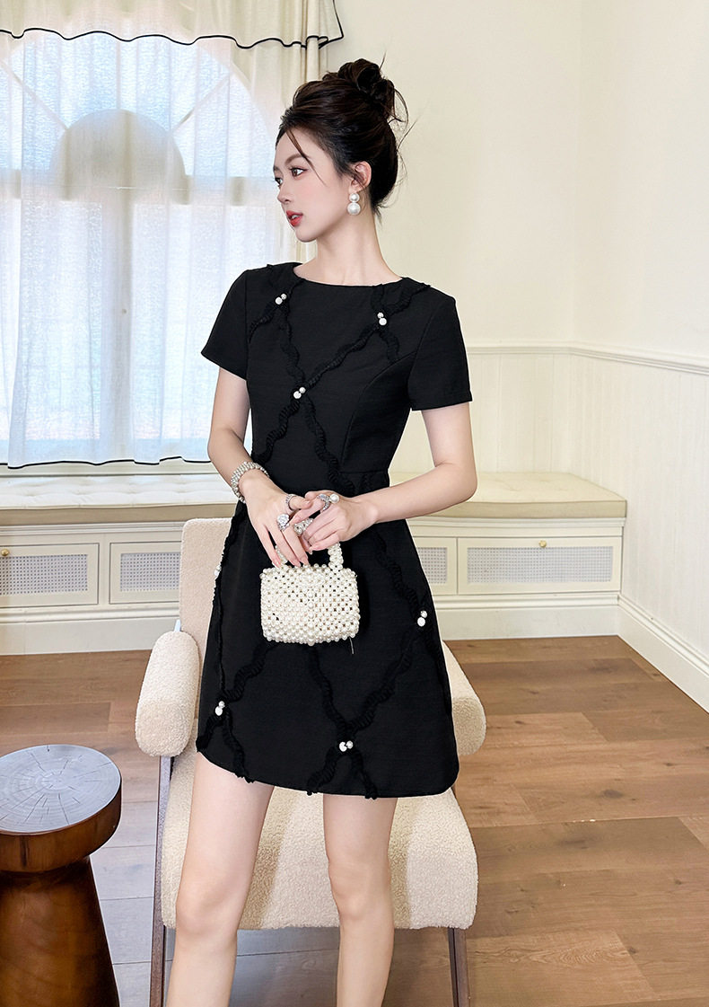 Đầm suông nữ midi cổ tròn họa tiết kim cương phong cách Chanel — [Màu đen] chi tiết 6