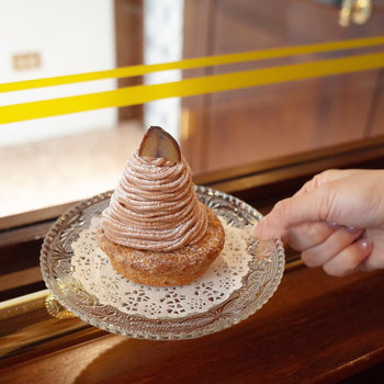 High-Quality Plate in Instagram Style, Dessert Plate for Cafes, Glass Plate with Vintage Relief, Round Cake Plate