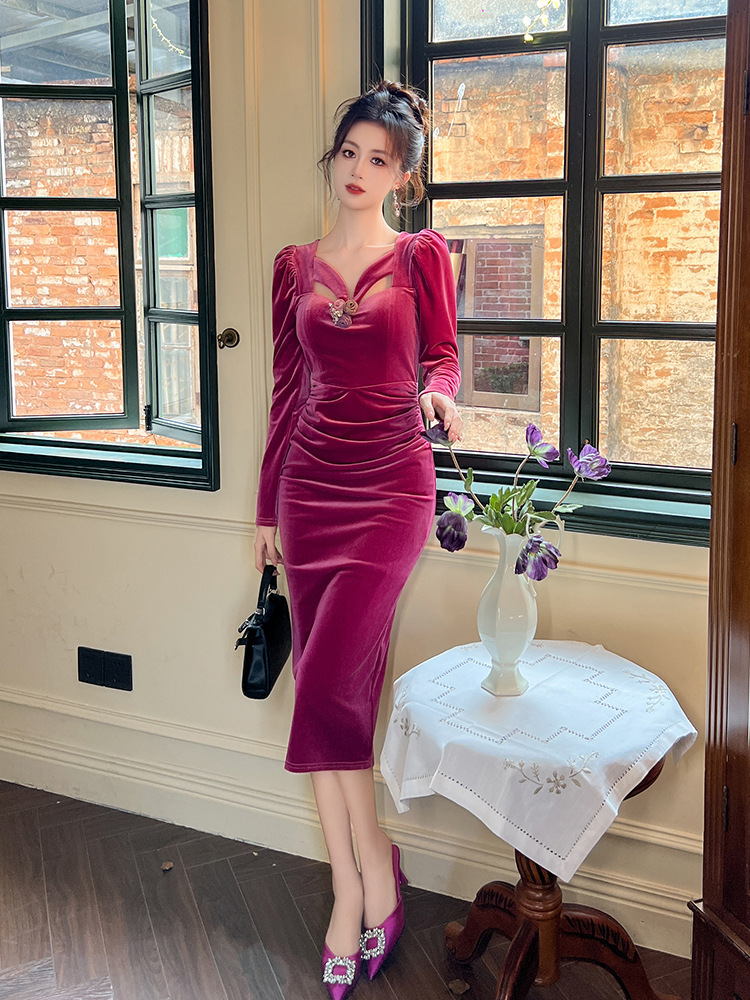 Đầm nhung ôm body cổ vuông khoét lỗ dáng dài nữ — Hoa violet