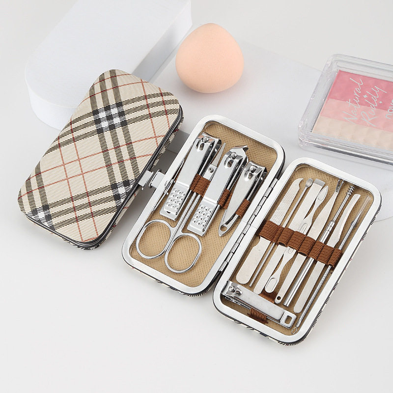 White oblique grid nail clippers suit 13-piece nail clippers beauty tools combination nail clippers trimming suit