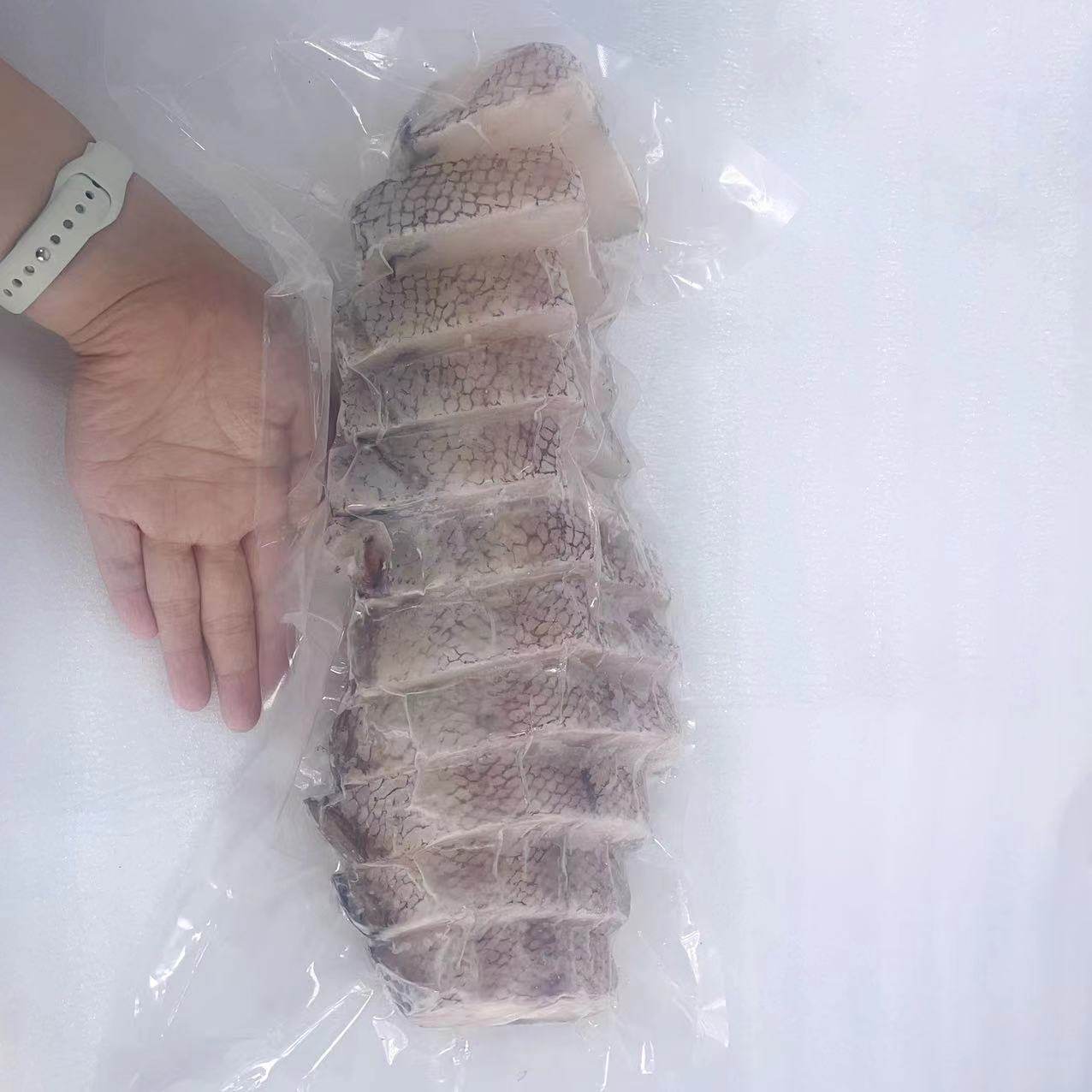 Large Pieces of Fresh Deep-Sea Cod Fillets, Deep-Sea Imported Cod, Whole Cod Wheels, Cut Water Cod, Wholesale Frozen Food Supplements