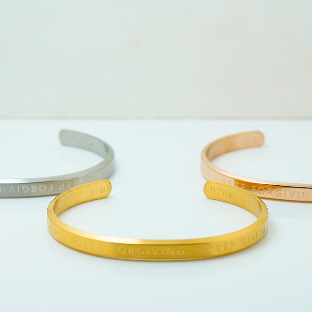 European and American cross-border letter lettering stainless steel beveled C- shaped bracelet fashionable simple all-match slimming couple bracelet