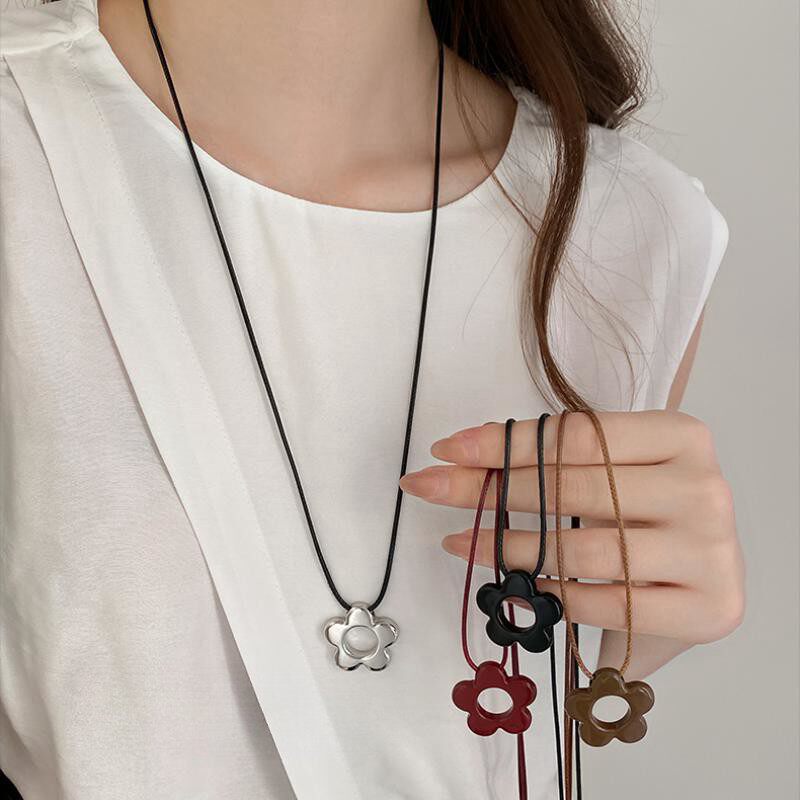 Korean Style Simple All-match Flower Rope Necklace Women's 2024 New Neck Chain Niche Design Collarbone Chain Sweat Chain