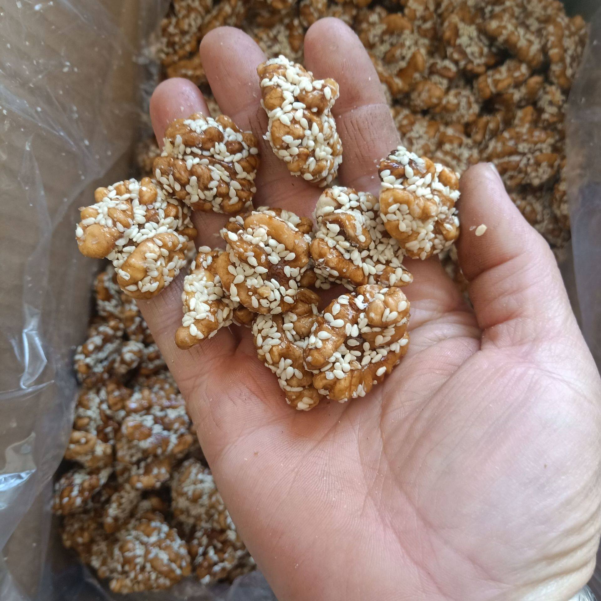New Amber walnut kernel honey sesame sweet walnut kernel 500g bag one-piece delivery large quantity Congyou