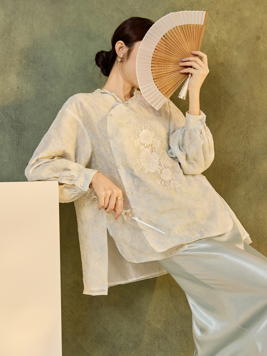 Áo sơ mi nữ dài tay thêu hoa cổ tròn phong cách thanh lịch — Cloud Water Blue (Giao hàng ngay hôm nay), Cloud Water Blue (Giao hàng trong 7 ngày)