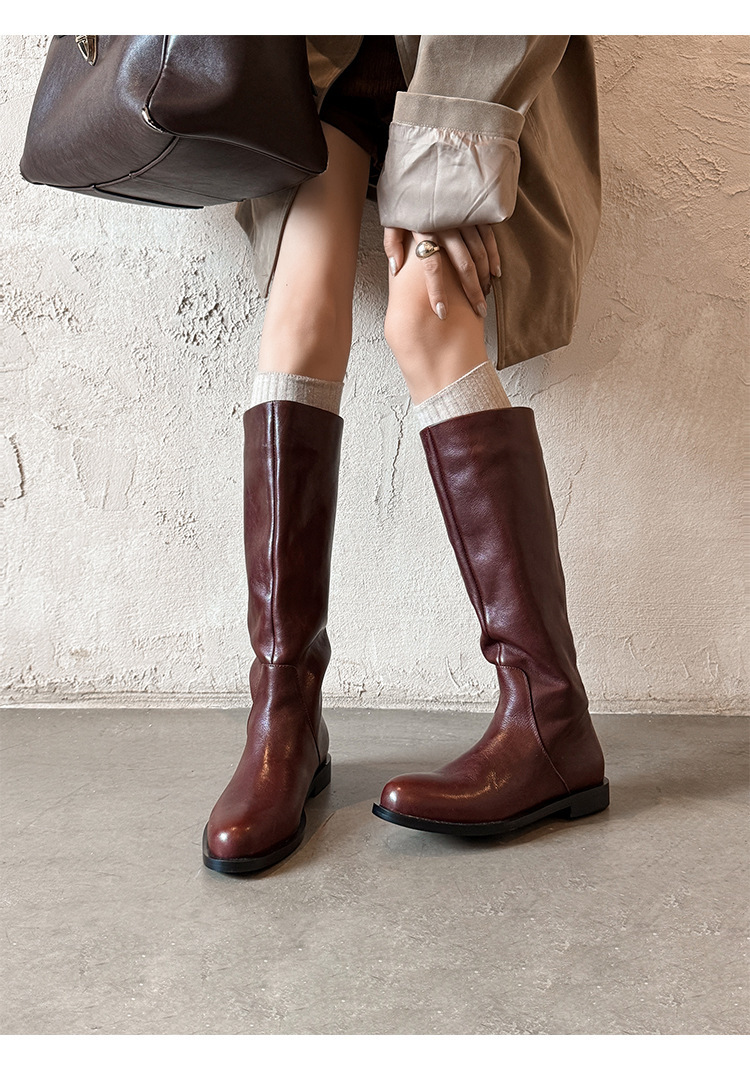 Boot nữ cổ cao da bò thật đế bằng dáng ôm chân — màu đen, màu nâu đỏ