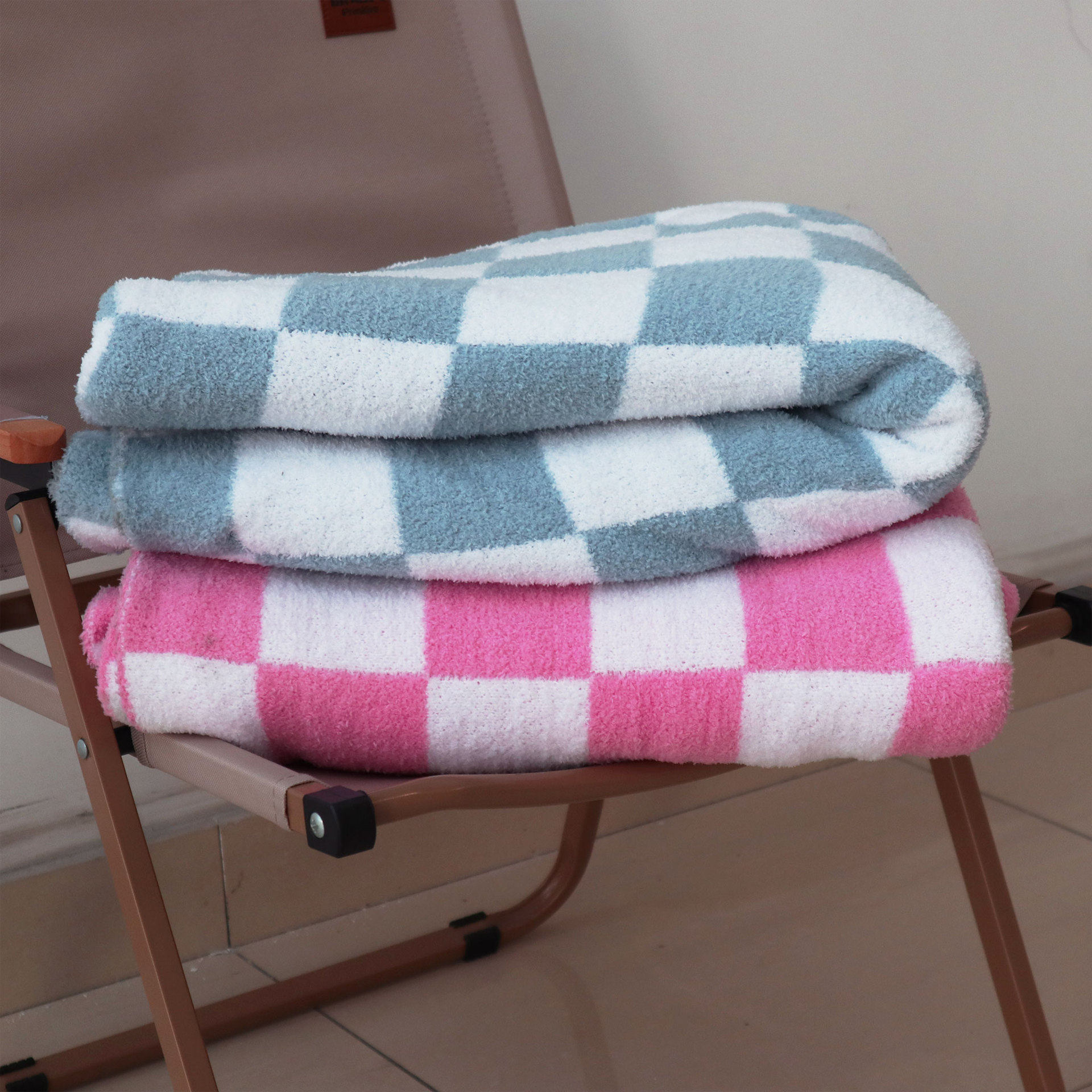 Texture Small Fresh Plaid Half Velvet Nap Blanket Advanced Contrast Color Bedroom Bed Nap Fluffy Knitted Blanket