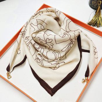 Small Silk Scarf for Women 2025 New Autumn and Winter High-End Square Scarf Cotton and Linen Collar Protector Neck Protector Triangle Magnetic Buckle Scarf