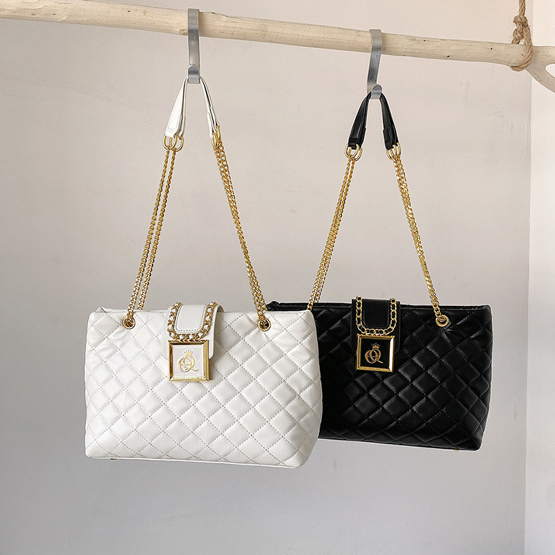 New Summer Live Broadcast Popular One-Shoulder Quilted Chain Large Capacity Simple Fashion Women's Bag 4 O1CN01WkH3wF1Lhe51T8VtK !!2214150501331 0 cib