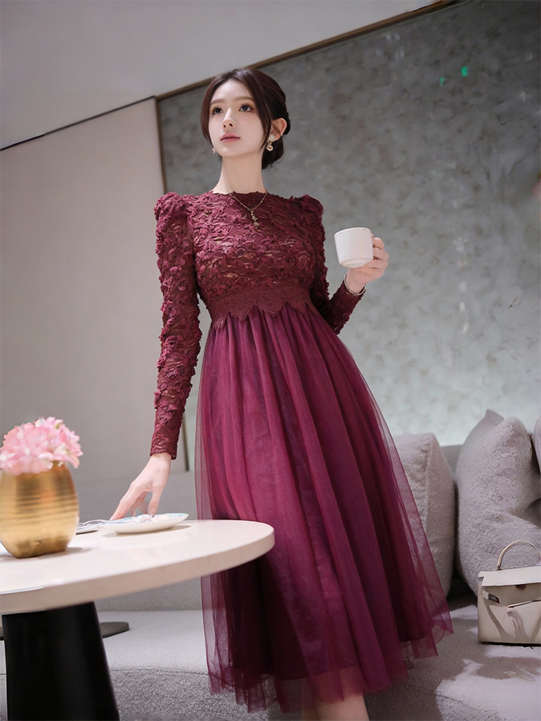Đầm dài nữ cổ tròn phối ren chiết eo vải lưới dáng ôm — Tím khói