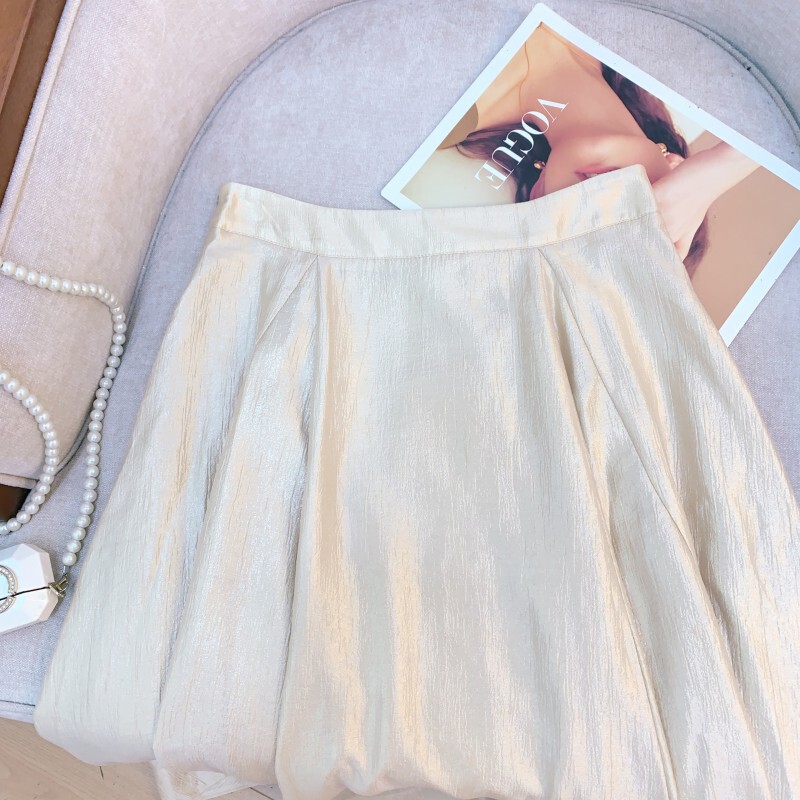 Chân váy chữ A midi vải Tencel phối ly xòe màu be nhạt — Màu be nhạt
