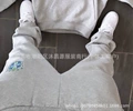 Gray trousers (badge)