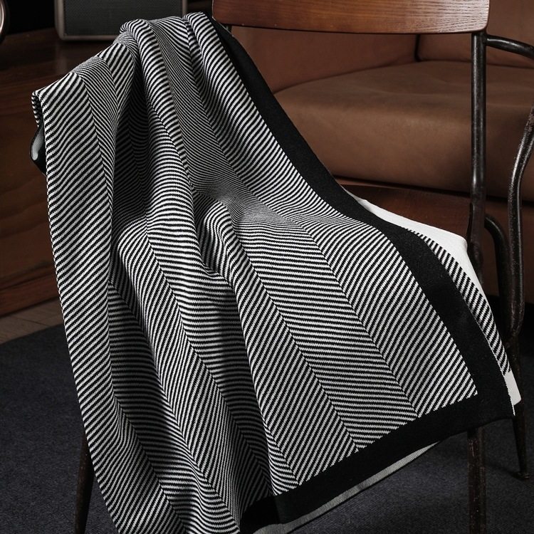 Knitted Light Luxury Aircraft First Class Aviation Blanket Air Conditioning Blanket Office Sofa Nap Blanket Cover Blanket Car Blanket