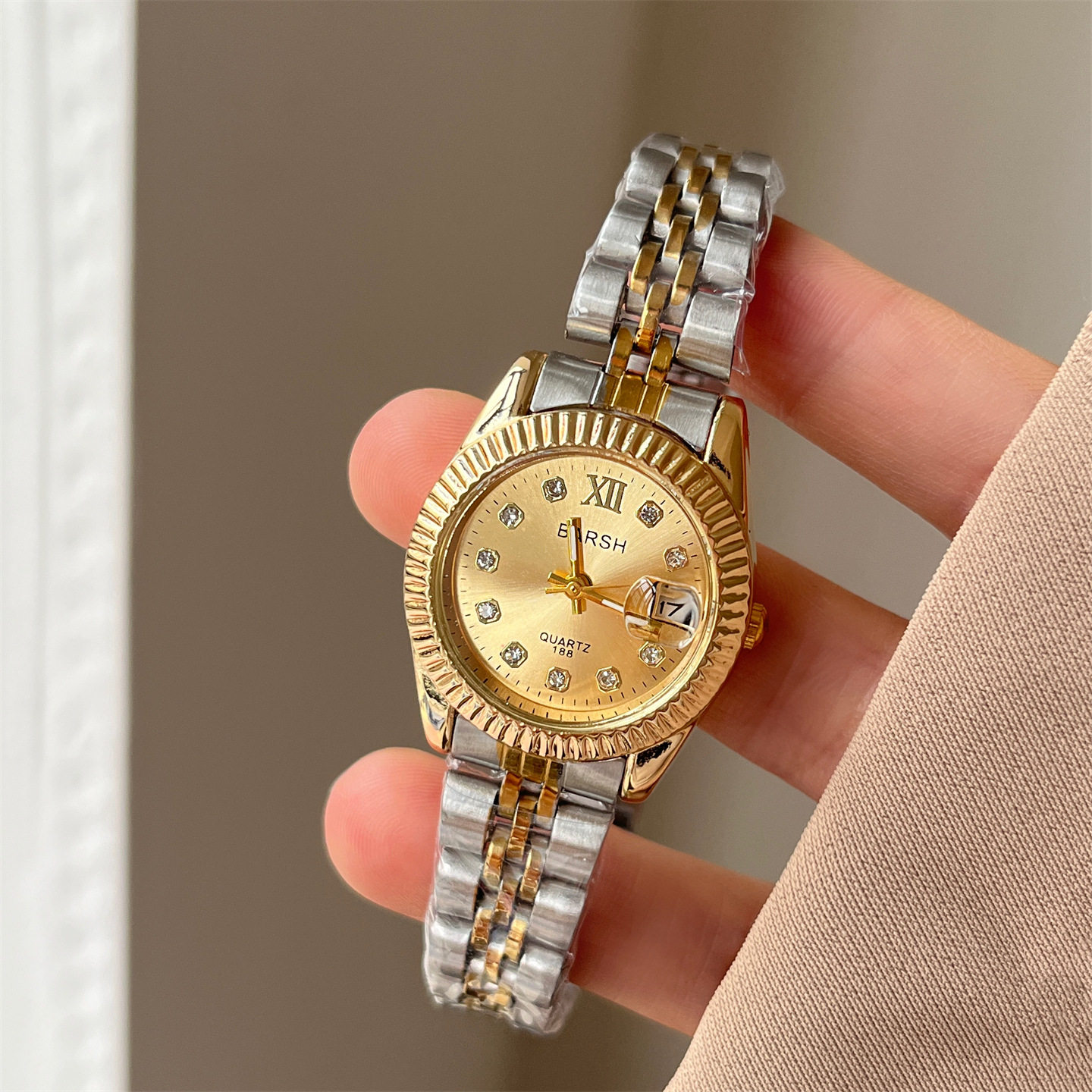 Live Streaming Wholesale Round Diamond Watch for Women with Calendar Steel Strap Retro Style Simple Temperament Women's Quartz Watch
