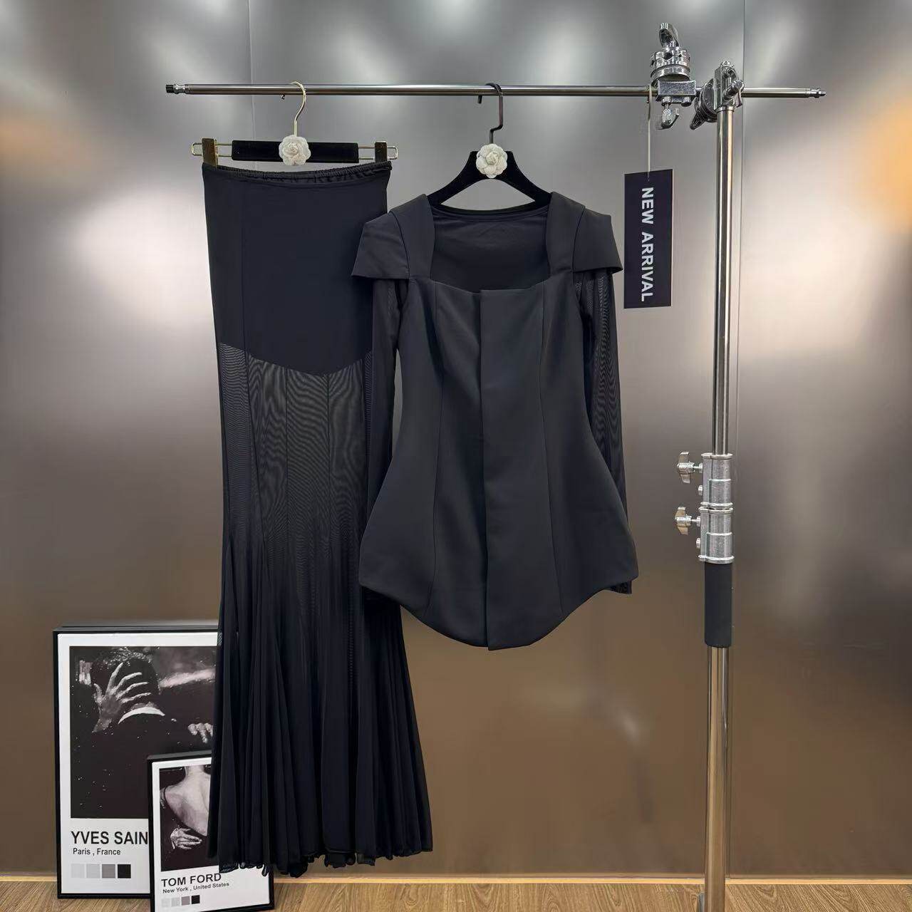 2025 Winter Square Neck Waist Short-Sleeved Top + Mesh Blouse and Long Skirt Two-Piece Elegant Style